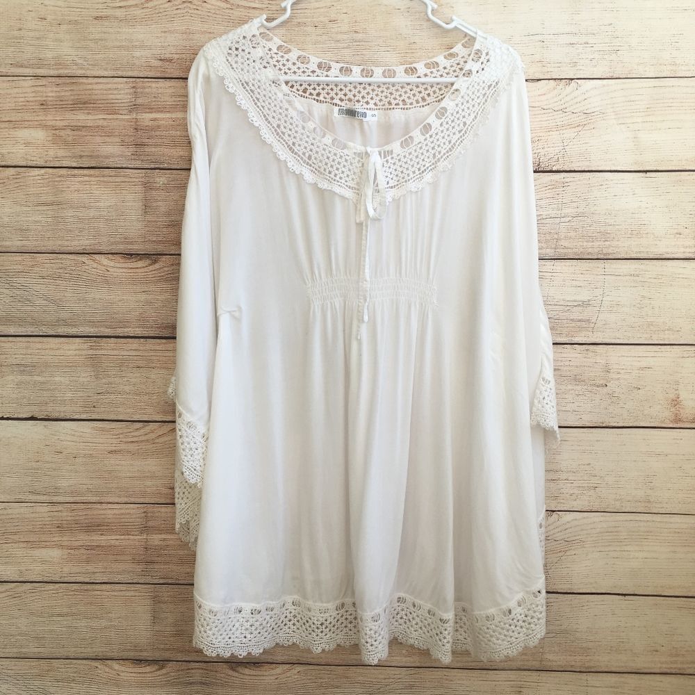 ‎MONORENO PONCHO STYLE TOP IN WHITE
